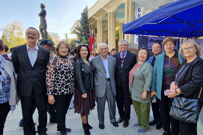 Выставка "Славянский больше чем университет"